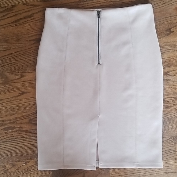 Blush pink/beige faux suede pencil skirt - Picture 3 of 8